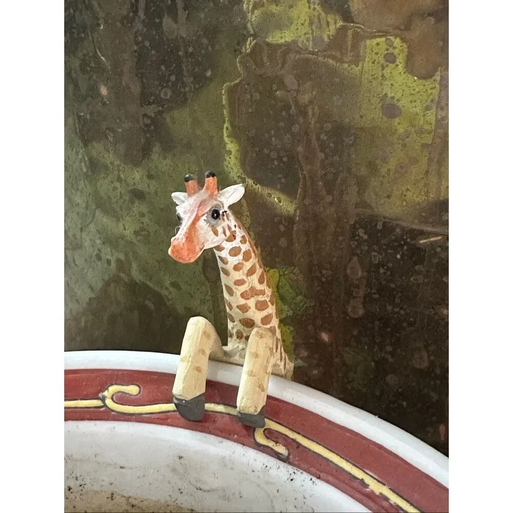 Land & Sea Nature Series Giraffe Pot Hugger Figurine Garden Planter Decor - Picture 3 of 4